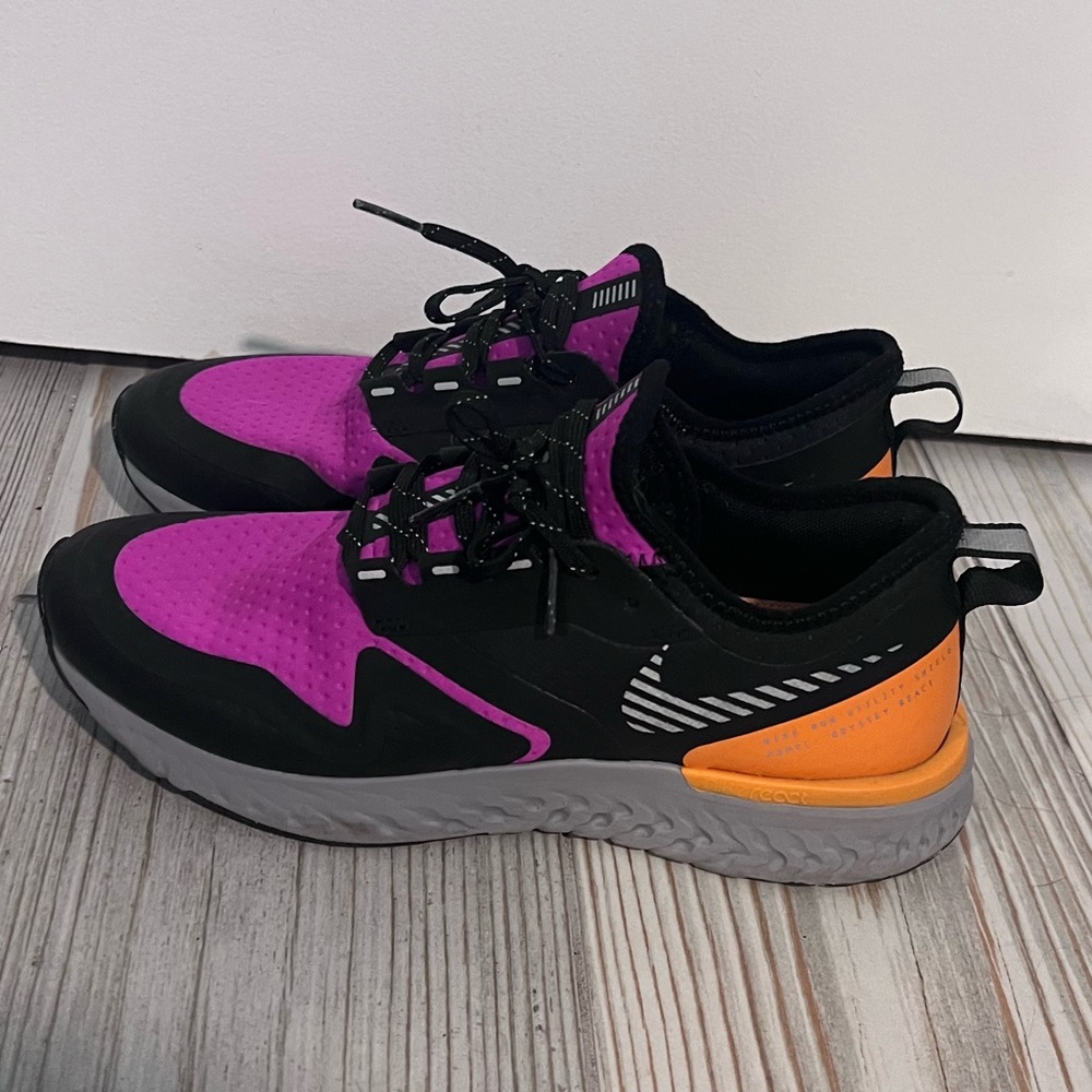 Nike women’s size 5 running shoes